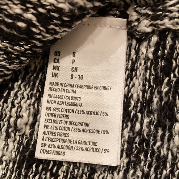 American Eagle black/white silver thread v-neck sweater - Picture 6 of 7